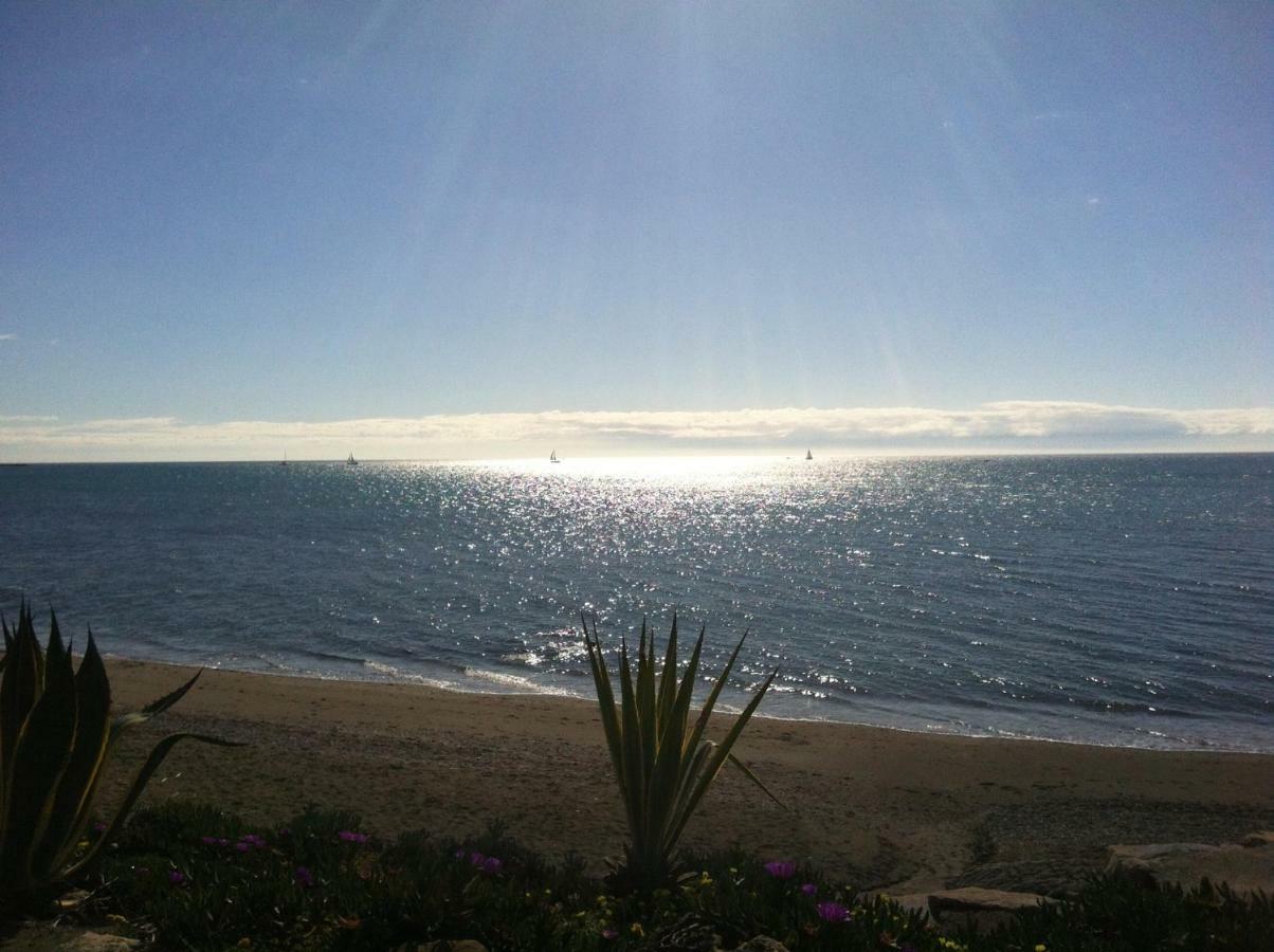 Villa Urb Playa Azul 24 Estepona Esterno foto