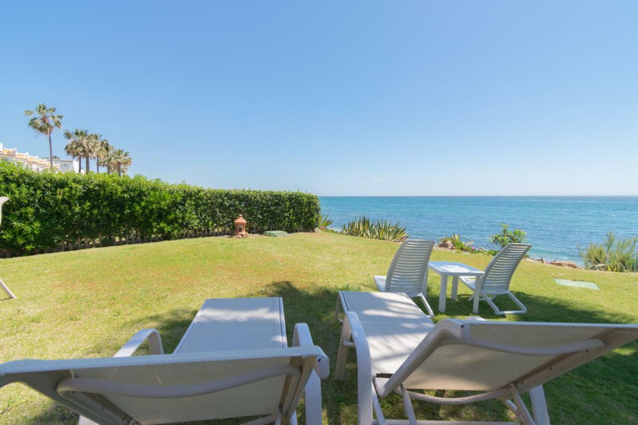Villa Urb Playa Azul 24 Estepona Esterno foto