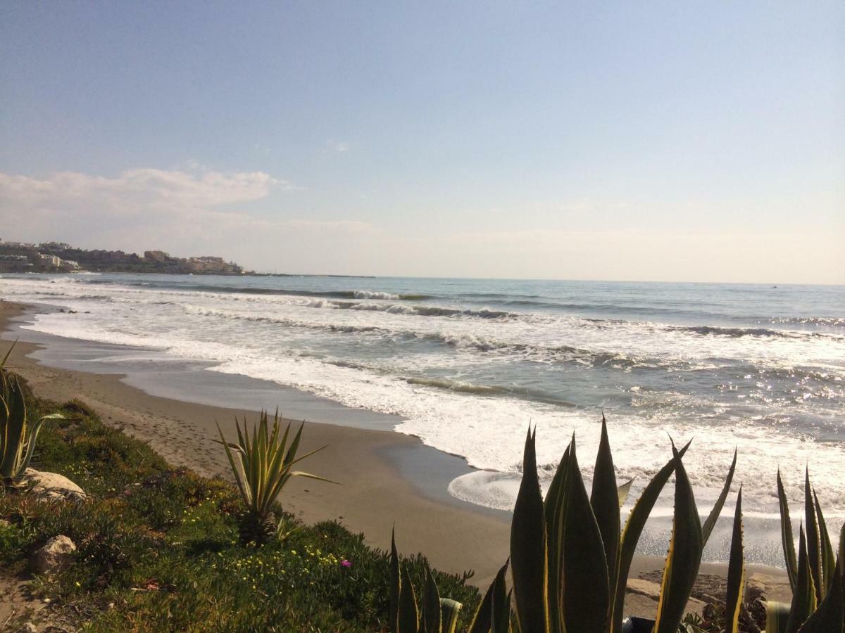Villa Urb Playa Azul 24 Estepona Esterno foto